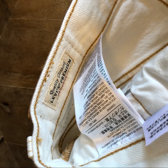 Levi’s Jean Shorts - Picture 2 of 5